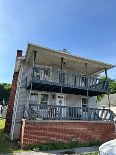 Main picture of 203 Hazel St