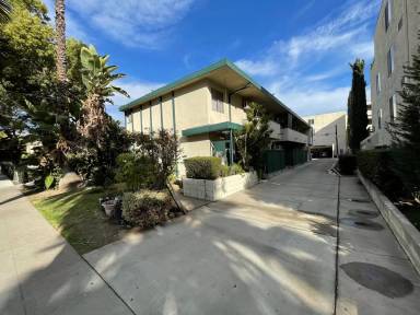 Main picture of 70 N Meridith Ave