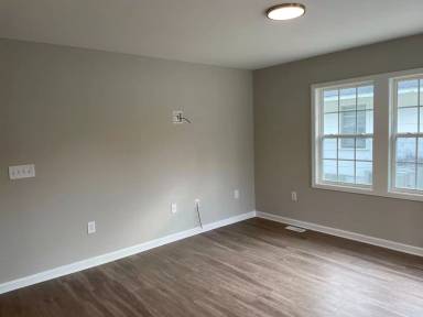 Main picture of 411 Lake Ave