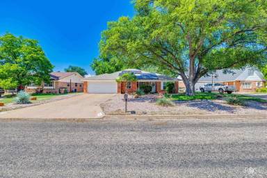 Main picture of 3108 Oak Forest Dr
