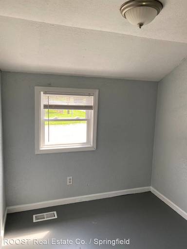 Main picture of 4037 S Yellow Springs St