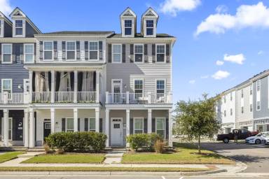 Main picture of 9573 21st Bay St