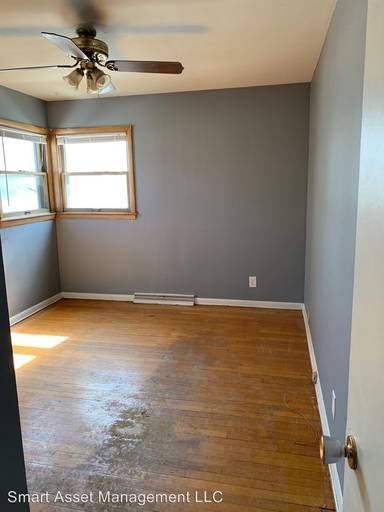 Main picture of 5009 S Lake Dr