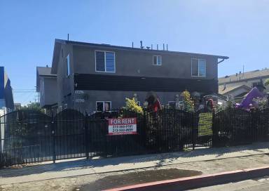 Main picture of 10960 Avalon Blvd