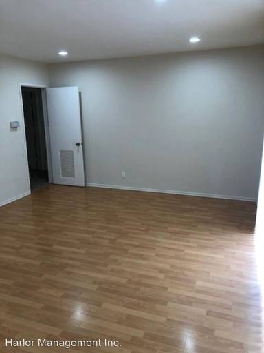 Main picture of 14836 Dickens St