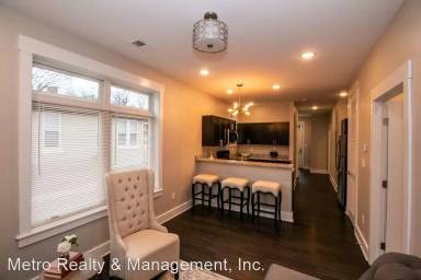 Main picture of 124 Vernon Ave