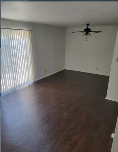 Main picture of 207 Sprucewood Ln