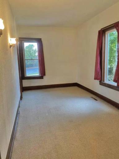 Main picture of 33 N Pleasant St
