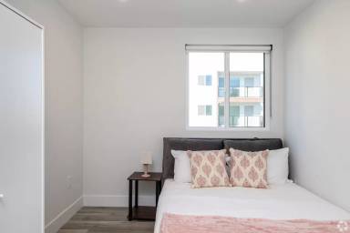 Main picture of 3507 1/2 S Budlong Ave