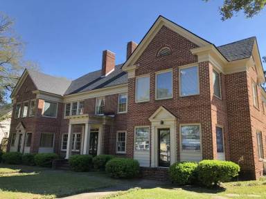 Main picture of 510 W Broad Ave