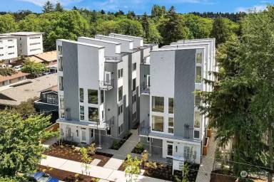 Main picture of 9514 Interlake Ave N