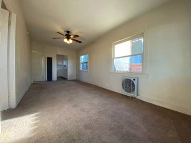 Main picture of 107 Lucard St