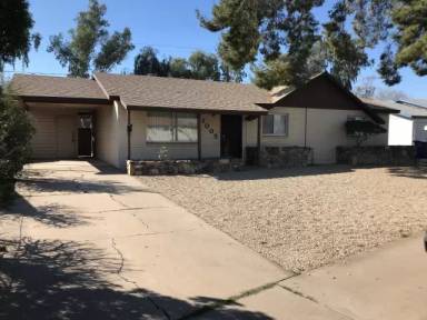 Main picture of 1005 W 19th St