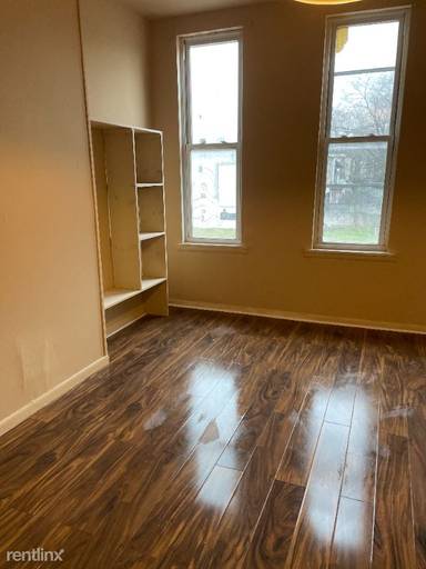 Main picture of 728 N Monroe St