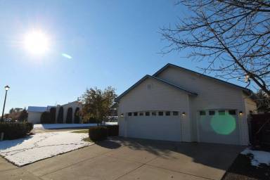 Main picture of 2704 Bethany St