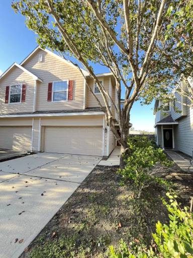 Main picture of 17239 Oakwood Chase Dr