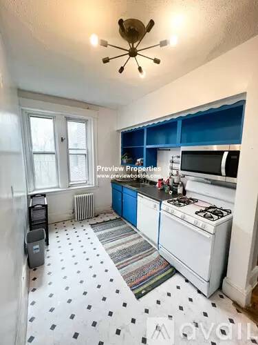 Main picture of 1868 Commonwealth Ave