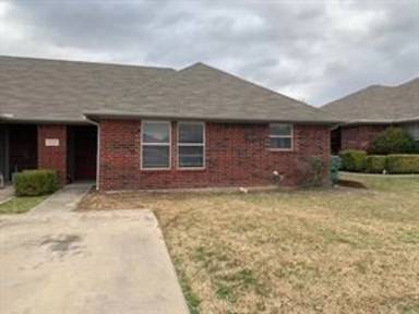 Main picture of 1005 Turkey Creek Ct