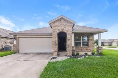 Main picture of 8102 Rose Petals Ln