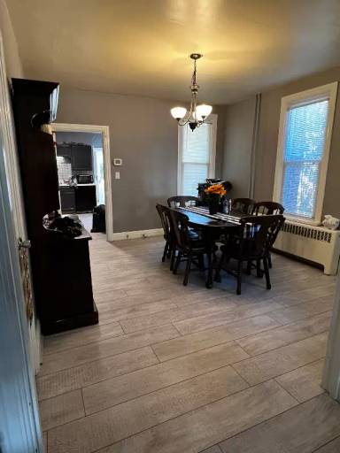 Main picture of 33 N Lincoln St