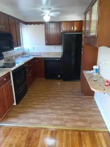 Main picture of 348 Orchard St