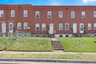 Main picture of 2961 Yorkway