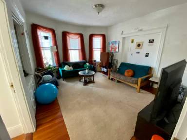 Main picture of 162 Kelton St