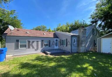 Main picture of 12408 Sarsfield Ave