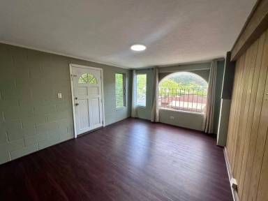 Main picture of 2374 Gardenia St