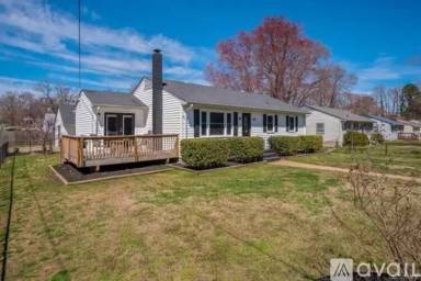 Main picture of 228 N New Ave
