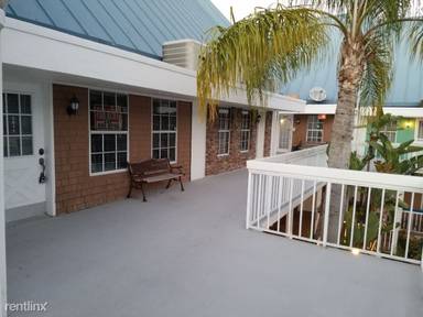 Main picture of 5017 Tamiami Trl E