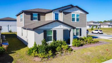 Main picture of 5251 Meredrew Ln