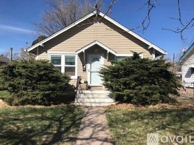 Main picture of 2105 6th Ave