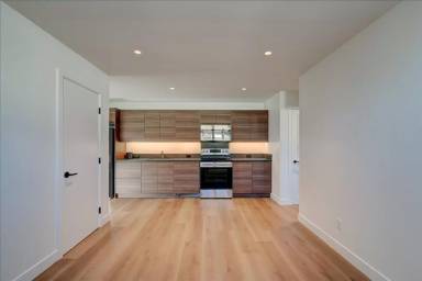 Main picture of 131 25th St