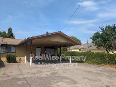 Main picture of 363 SE Theodore St