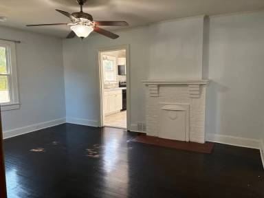 Main picture of 2670 Darrow Rd