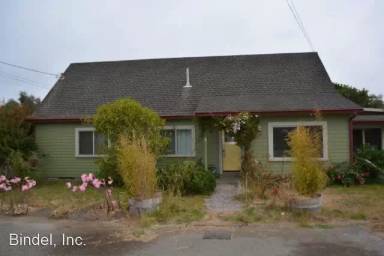 Main picture of 1235 Spear Ave