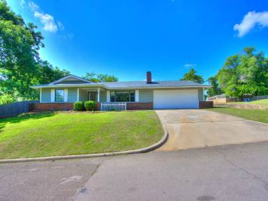 Main picture of 1811 N Rickey Rd