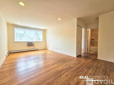 Main picture of 625 W Wrightwood Ave Apartments