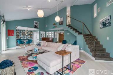 Main picture of 723 Westmount Dr