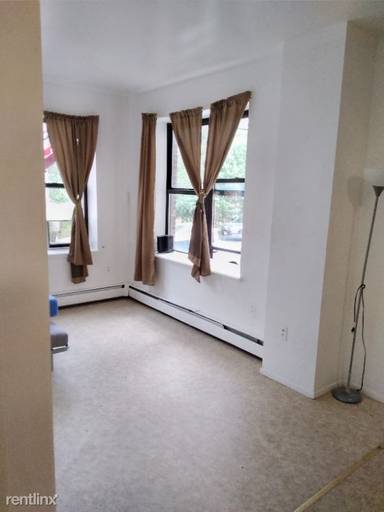 Main picture of 281 Grand St