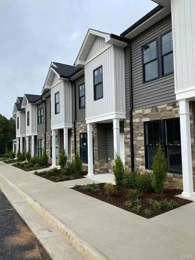 Main picture of 37 Cuddington Ln