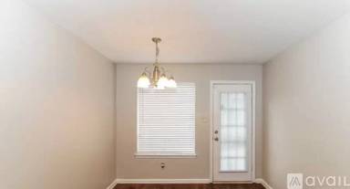 Main picture of 1667 Barbie St