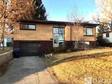Main picture of 925 Avenue B NW