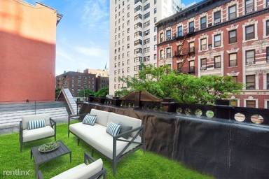 Main picture of 141 E 17th St