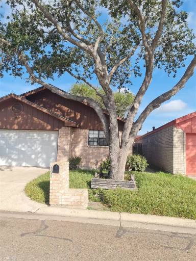 Main picture of 1827 Pheasant Dr