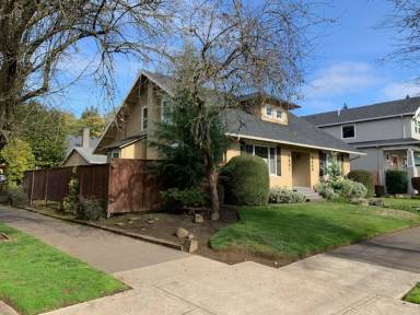 Main picture of 3807 SE Stephens St