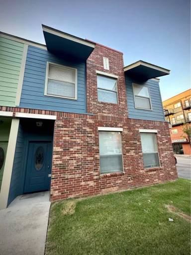 Main picture of 2123 Houston Ave
