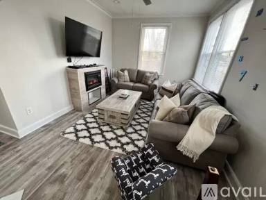 Main picture of 615 Littleton Rd