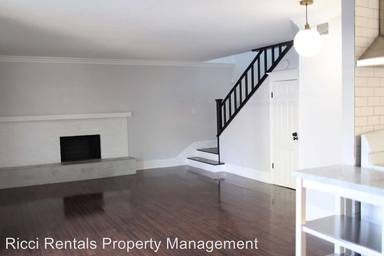 Main picture of 435 1/2 S Orange St